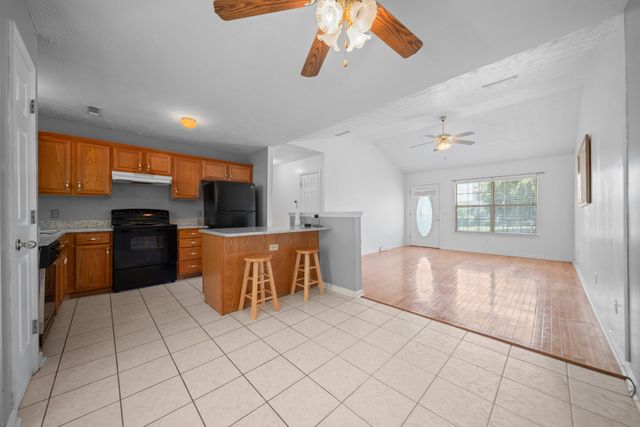304 Riverwood Ct, La Vergne, TN 37086