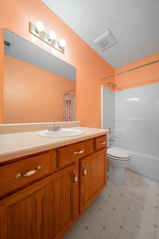 304 Riverwood Ct, La Vergne, TN 37086