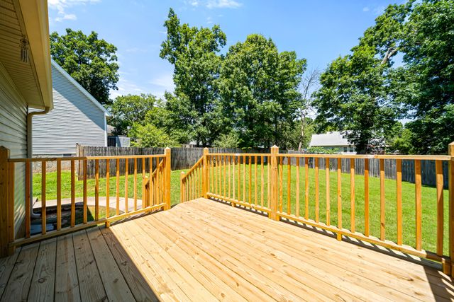 304 Riverwood Ct, La Vergne, TN 37086