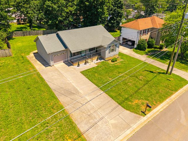 304 Riverwood Ct, La Vergne, TN 37086