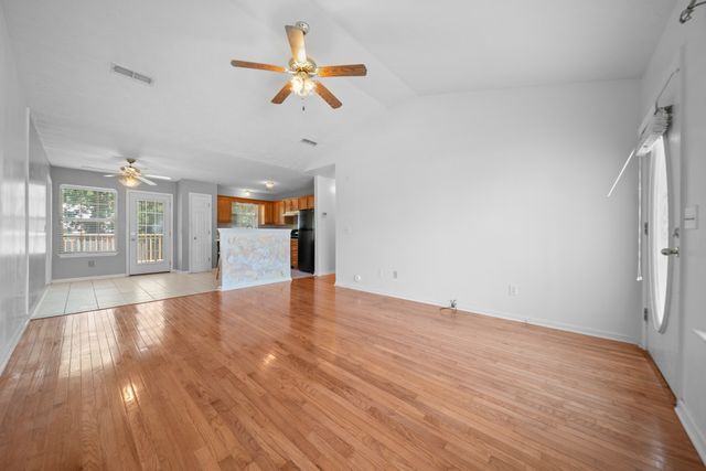 304 Riverwood Ct, La Vergne, TN 37086