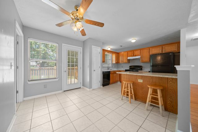 304 Riverwood Ct, La Vergne, TN 37086