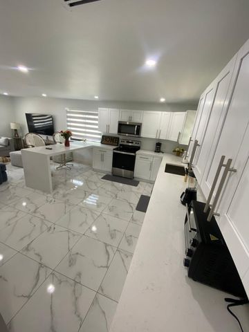 16355 E Downers Drive 2, Loxahatchee, FL 33470