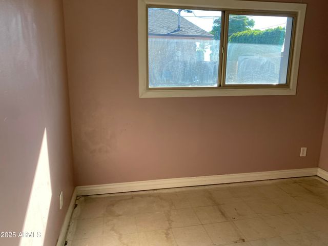 5231 W CAMBRIDGE Avenue, Phoenix, AZ 85035