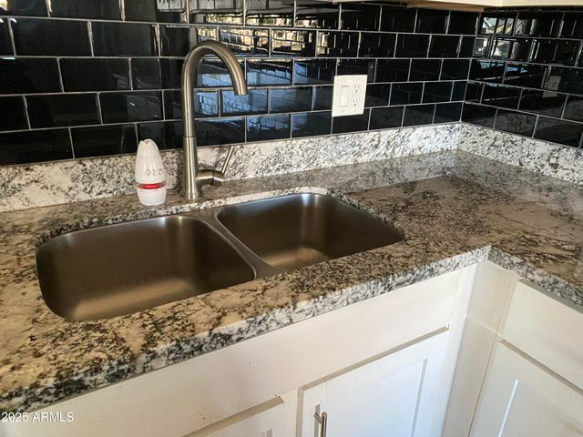 5231 W CAMBRIDGE Avenue, Phoenix, AZ 85035