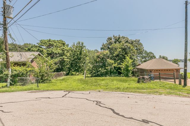 110 Ricky Drive, Gun Barrel City, TX 75803