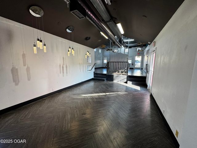 122 W 1st Street, Joplin, MO 64801