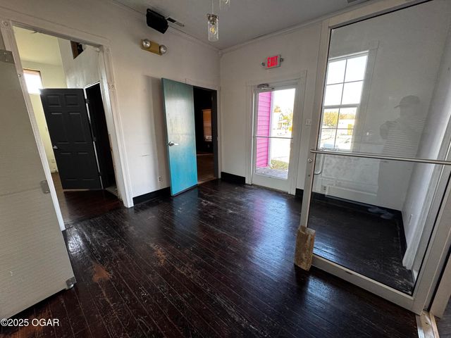 122 W 1st Street, Joplin, MO 64801