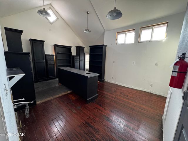 122 W 1st Street, Joplin, MO 64801