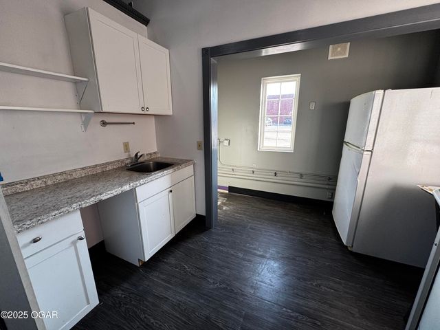 122 W 1st Street, Joplin, MO 64801