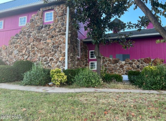 122 W 1st Street, Joplin, MO 64801