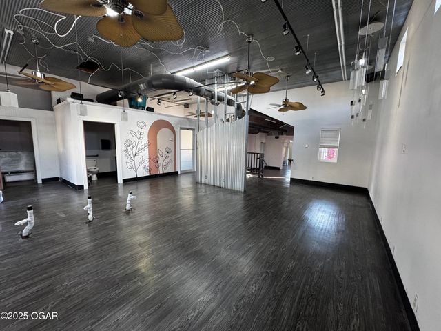 122 W 1st Street, Joplin, MO 64801