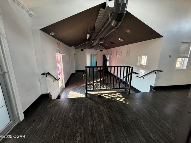 122 W 1st Street, Joplin, MO 64801