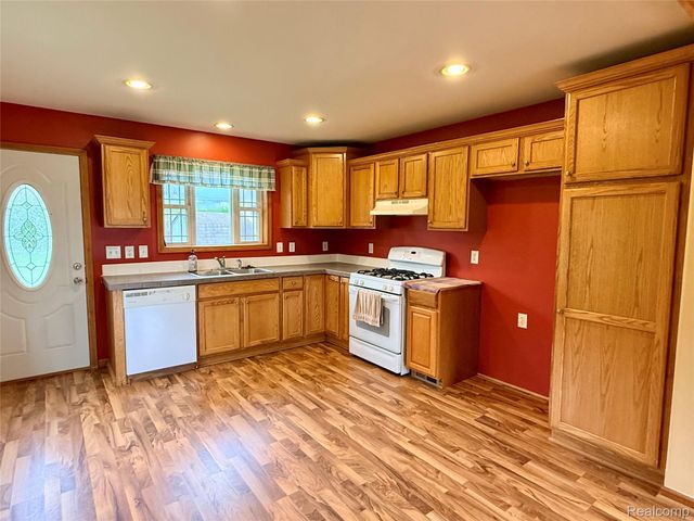 6378 11th Street, Otter Lake Village, MI 48464