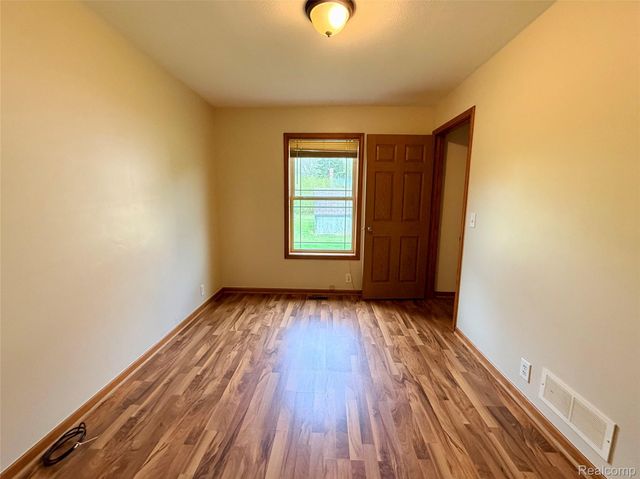 6378 11th Street, Otter Lake Village, MI 48464