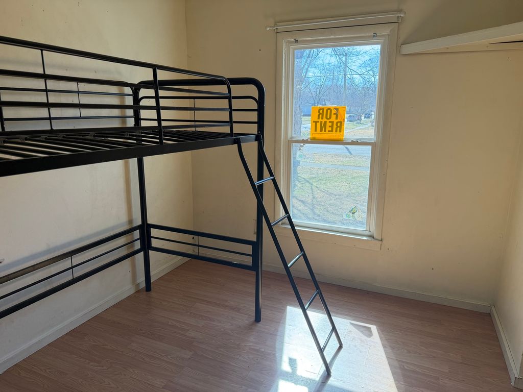 Image 5 of property listing at 532 S Maple Street, Centralia, IL 62801