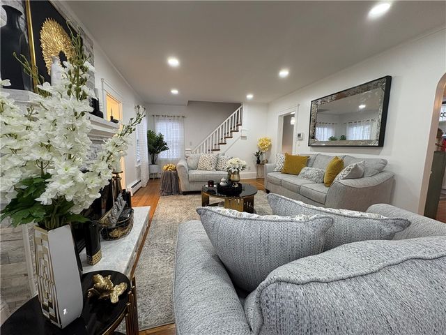 10 Spooner Street, Providence, RI 02907