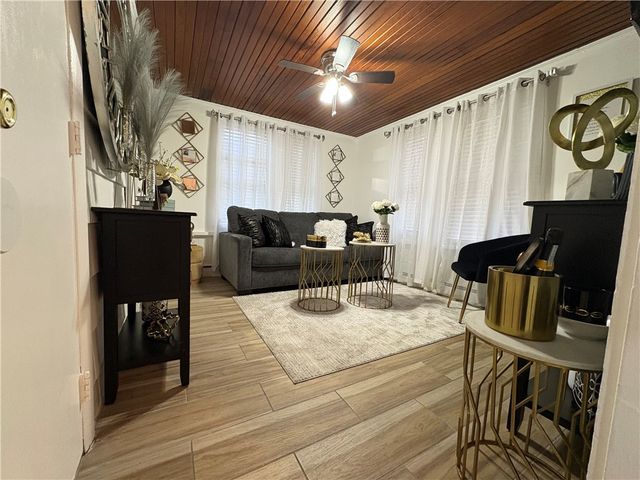 10 Spooner Street, Providence, RI 02907