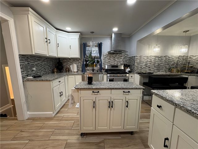 10 Spooner Street, Providence, RI 02907