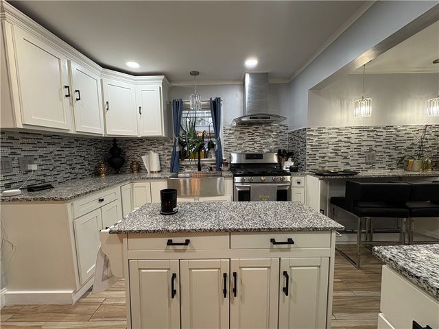 10 Spooner Street, Providence, RI 02907