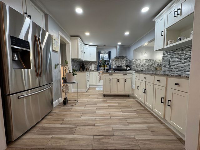 10 Spooner Street, Providence, RI 02907