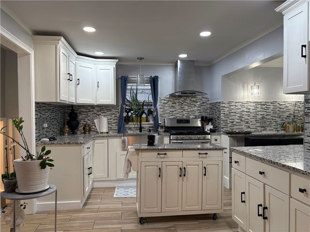 10 Spooner Street, Providence, RI 02907