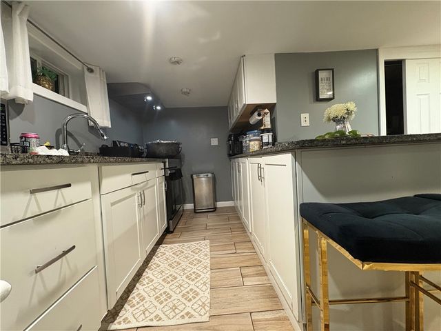 10 Spooner Street, Providence, RI 02907