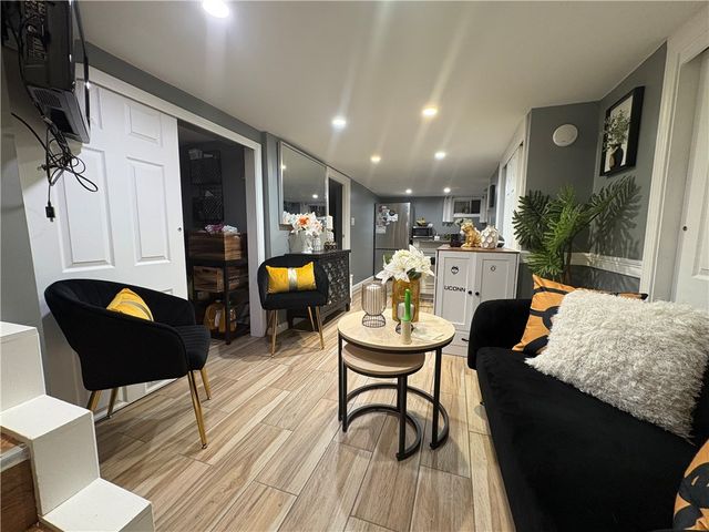 10 Spooner Street, Providence, RI 02907