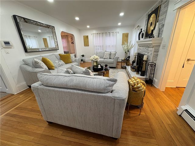 10 Spooner Street, Providence, RI 02907