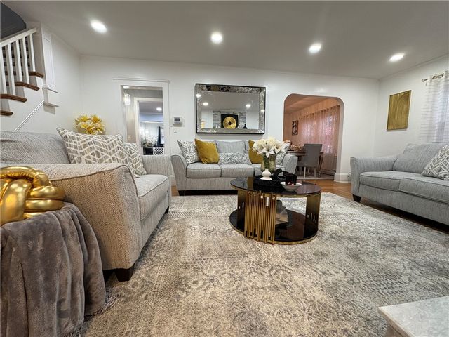 10 Spooner Street, Providence, RI 02907