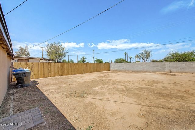 122 W ROESER Road, Phoenix, AZ 85041