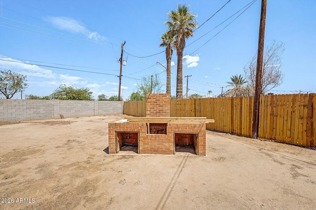 122 W ROESER Road, Phoenix, AZ 85041
