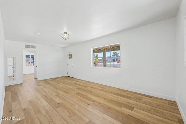 122 W ROESER Road, Phoenix, AZ 85041