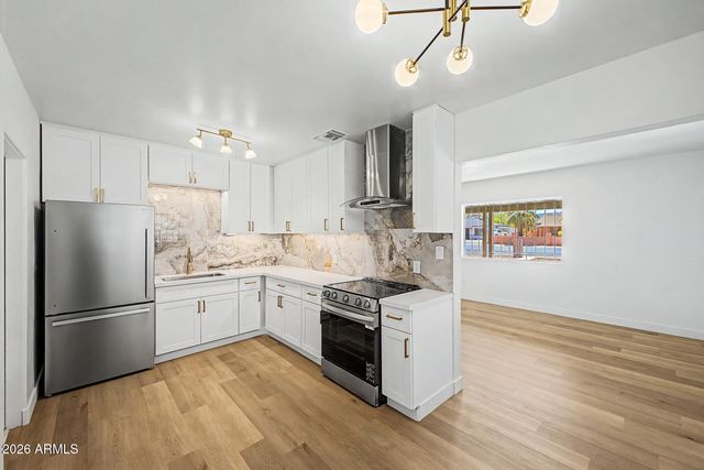122 W ROESER Road, Phoenix, AZ 85041