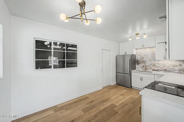 122 W ROESER Road, Phoenix, AZ 85041
