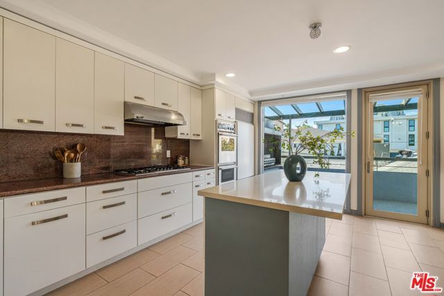 1645 Malcolm Avenue 302, Los Angeles, CA 90024