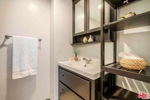 1645 Malcolm Avenue 302, Los Angeles, CA 90024