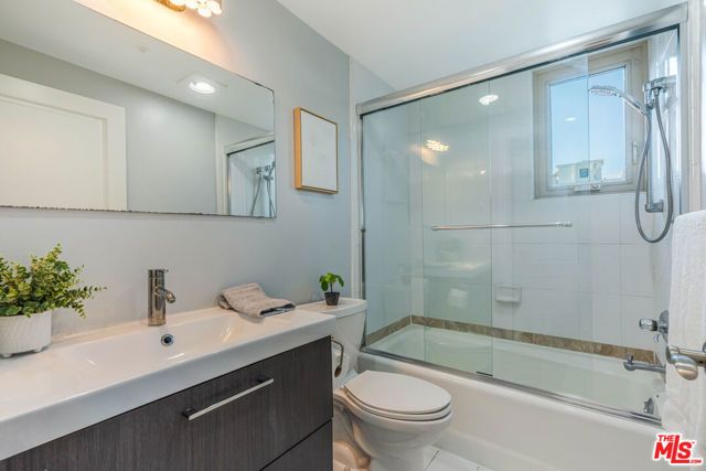 1645 Malcolm Avenue 302, Los Angeles, CA 90024