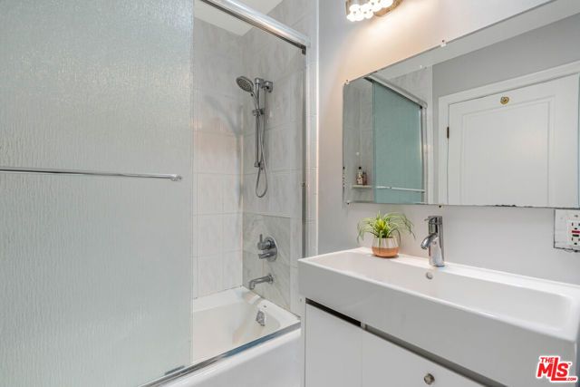 1645 Malcolm Avenue 302, Los Angeles, CA 90024