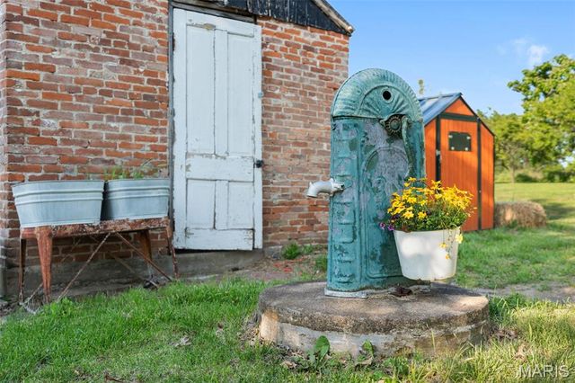 7637 Highway 100, Washington, MO 63090