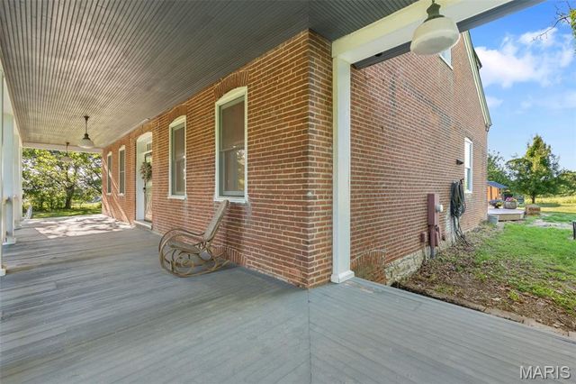 7637 Highway 100, Washington, MO 63090
