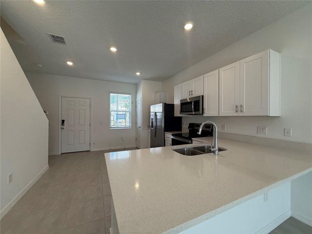 3009 SKYLINE LOOP, Kissimmee, FL 34758