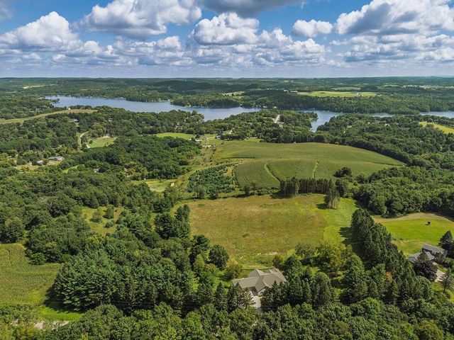 S1312 Brandt Road, La Valle, WI 53941