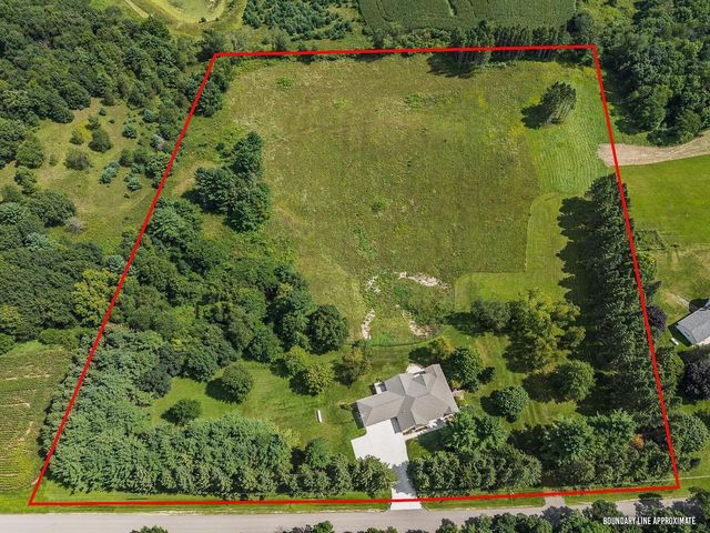 S1312 Brandt Road, La Valle, WI 53941