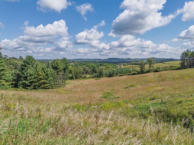 S1312 Brandt Road, La Valle, WI 53941