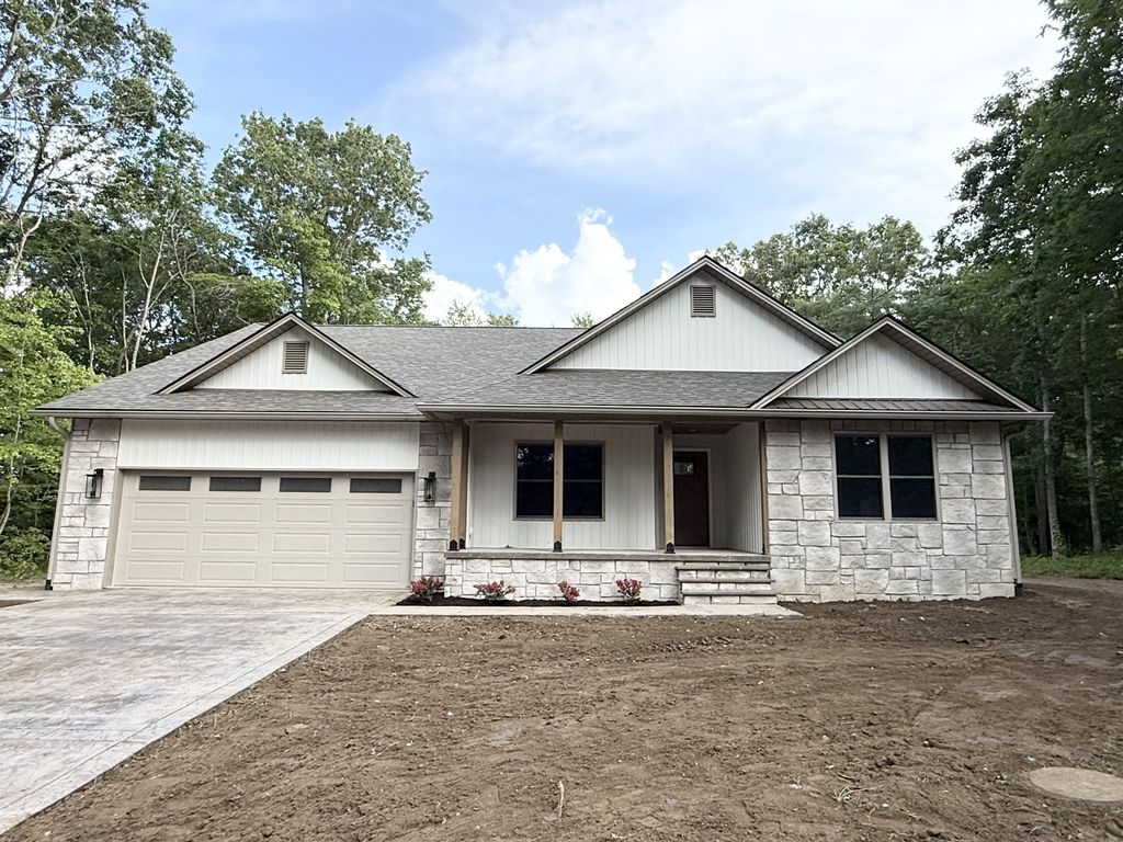 204 Pomeroy Dr, Crossville, TN 38558