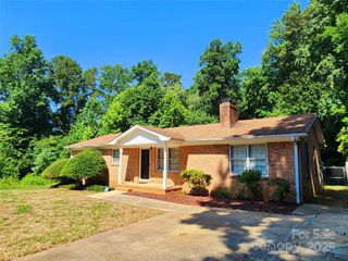 125 Circle Drive, Mount Holly, NC 28120