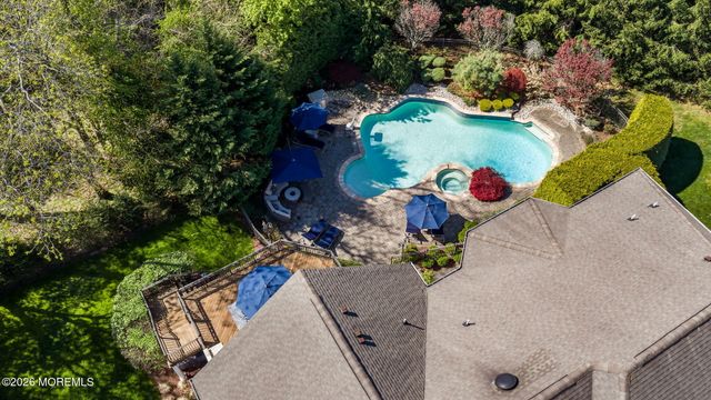 2 Whipple Way, Marlboro, NJ 07746