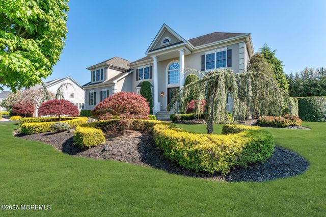 2 Whipple Way, Marlboro, NJ 07746