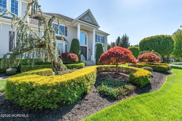 2 Whipple Way, Marlboro, NJ 07746